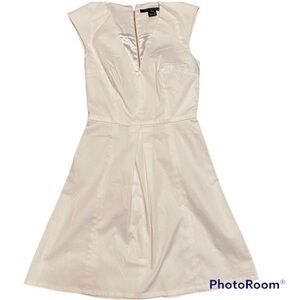 - NWT White French Connection mini Dress Cap sleeves. Size 2